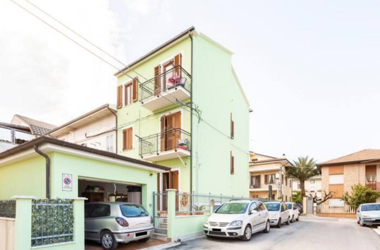 Casa Lilly Appartement Porto SantʼElpidio Buitenkant foto